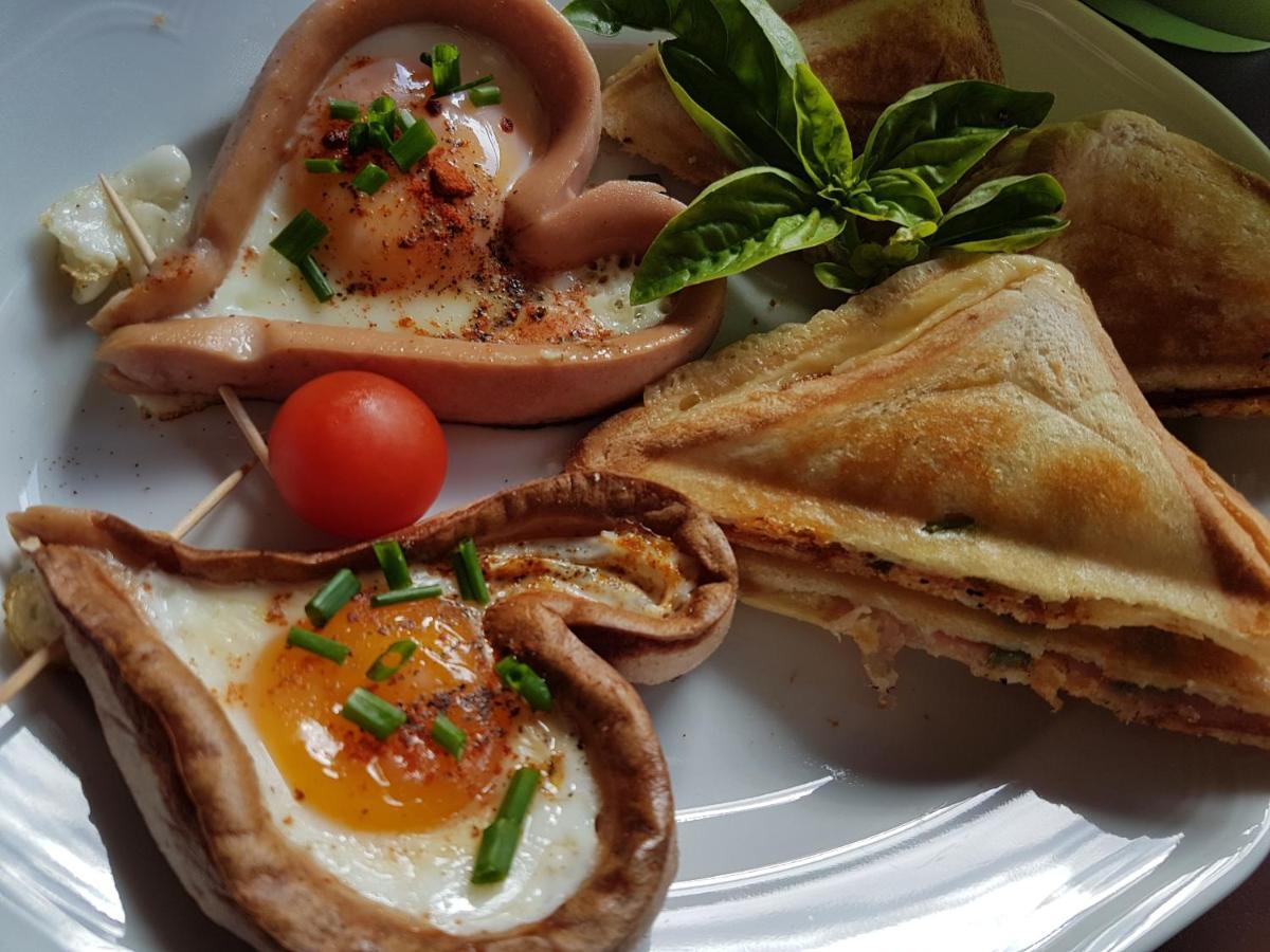 Bed and Breakfast Wypoczynek Pod Lipami Ruciane-Nida Exterior foto