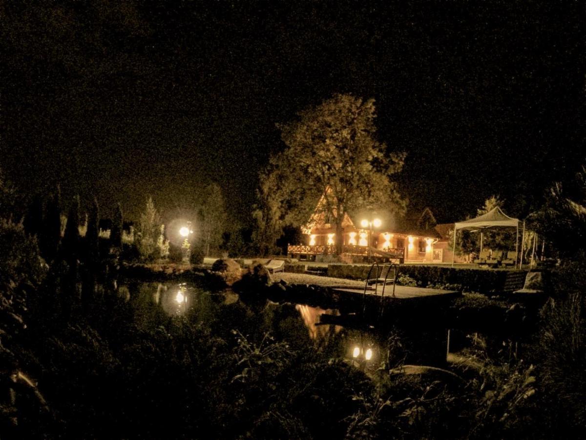 Bed and Breakfast Wypoczynek Pod Lipami Ruciane-Nida Exterior foto